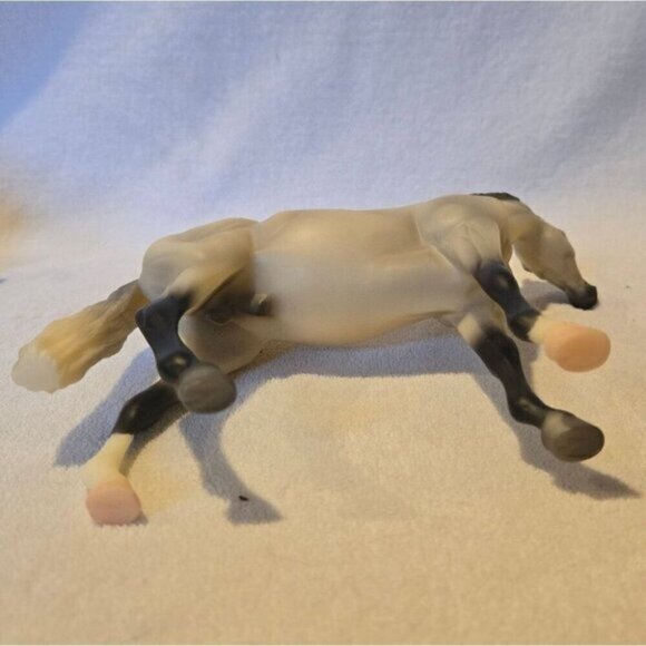 #9103 Classics 2010 World Equestrian Games Three-Horse Set - Picture 6 of 16